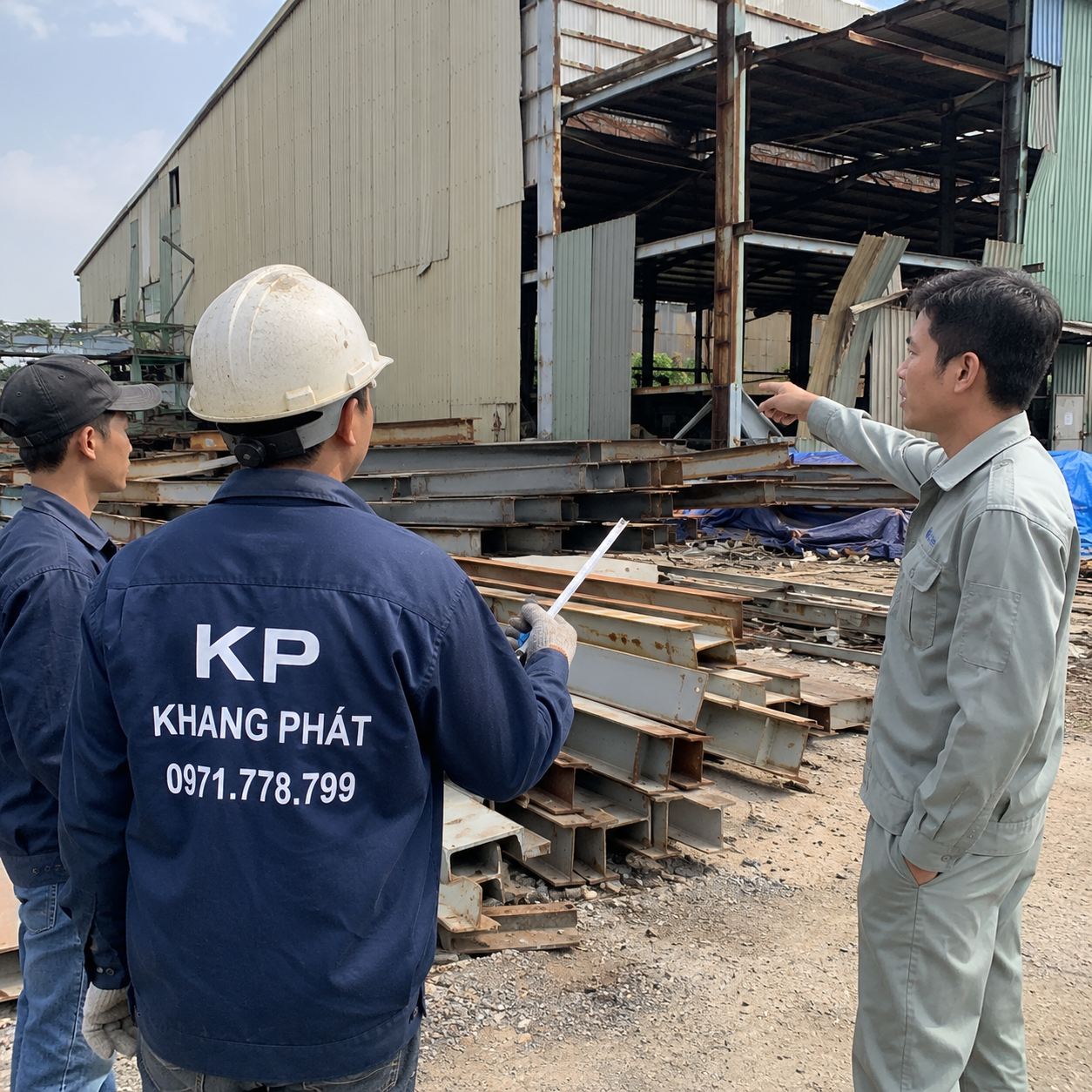 Thu Mua Phế Liệu Cửa Hàng Kinh Doanh Tại Ô Chợ Dừa Giá Cao | Dọn Bãi Nhanh