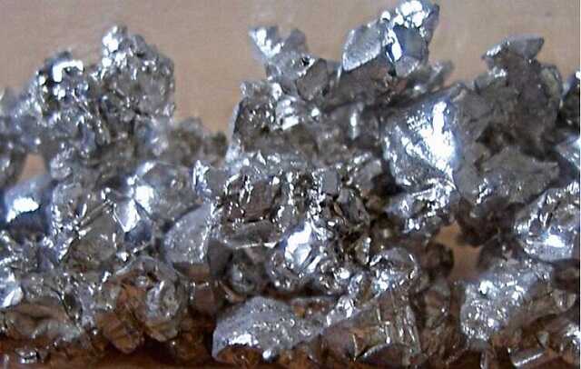 Kim loại phổ biến trong vỏ Trái Đất - Canxi